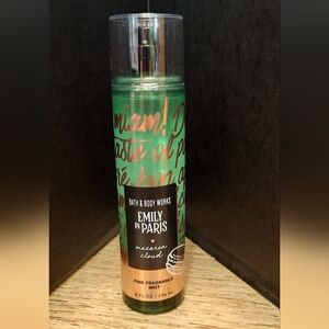 "MACARON CLOUD"  BATH AND BODY WORKS